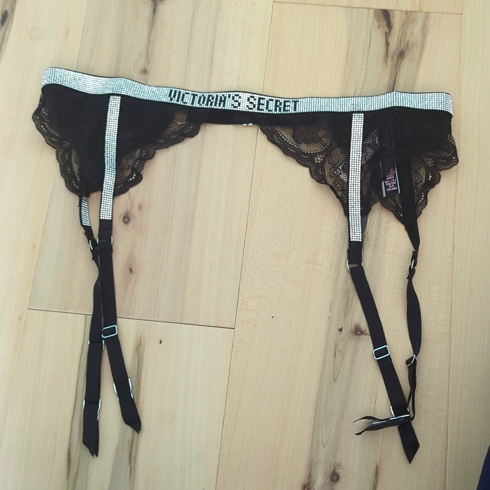 VS Shine Garter Belt